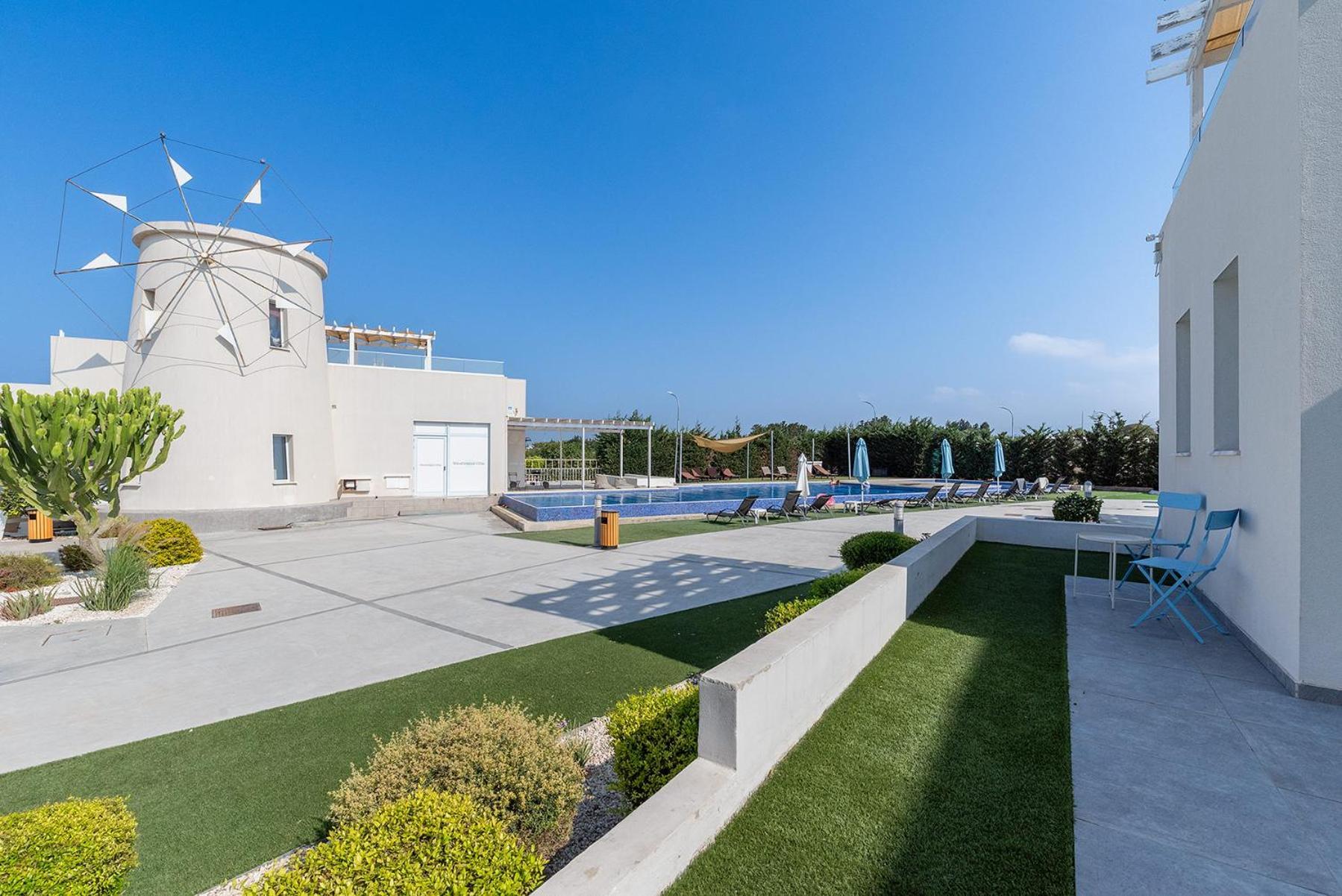 Blue Diamond Beach Villas Pafos Exterior foto