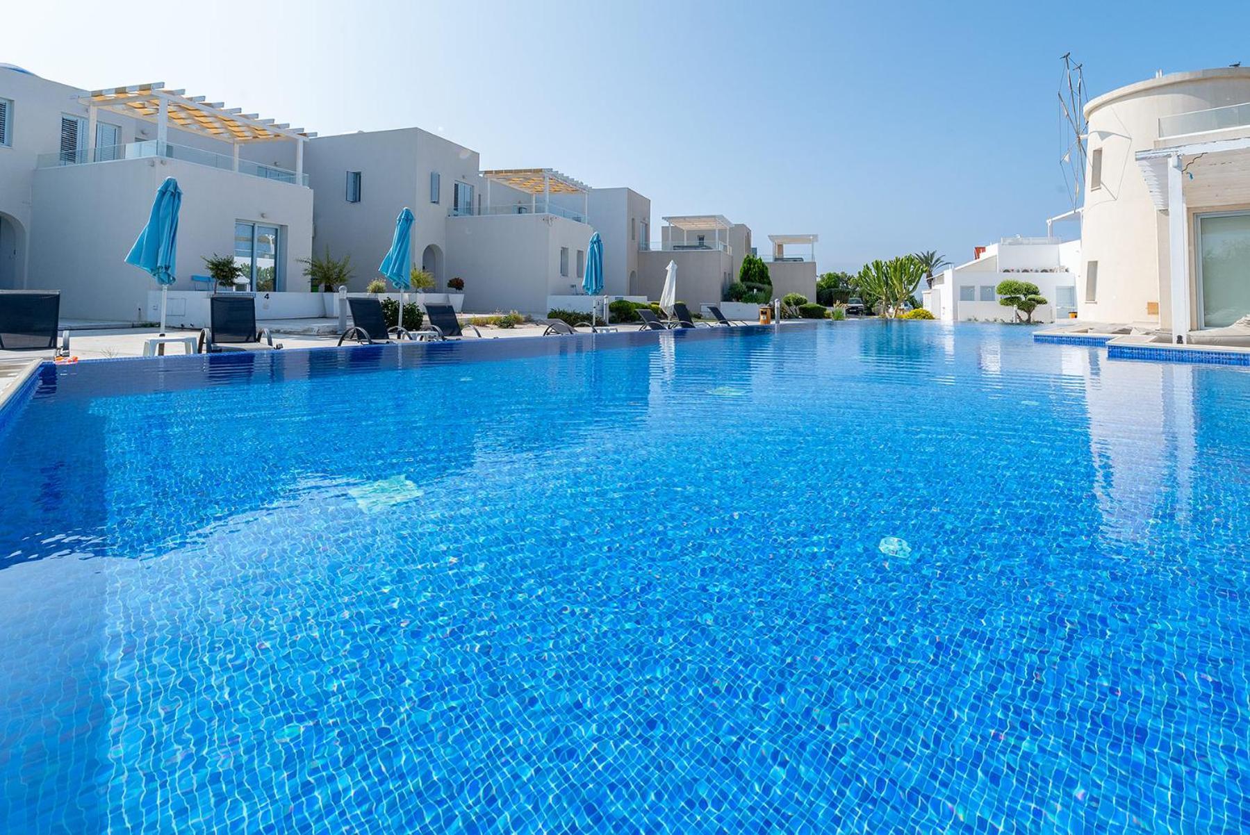 Blue Diamond Beach Villas Pafos Exterior foto