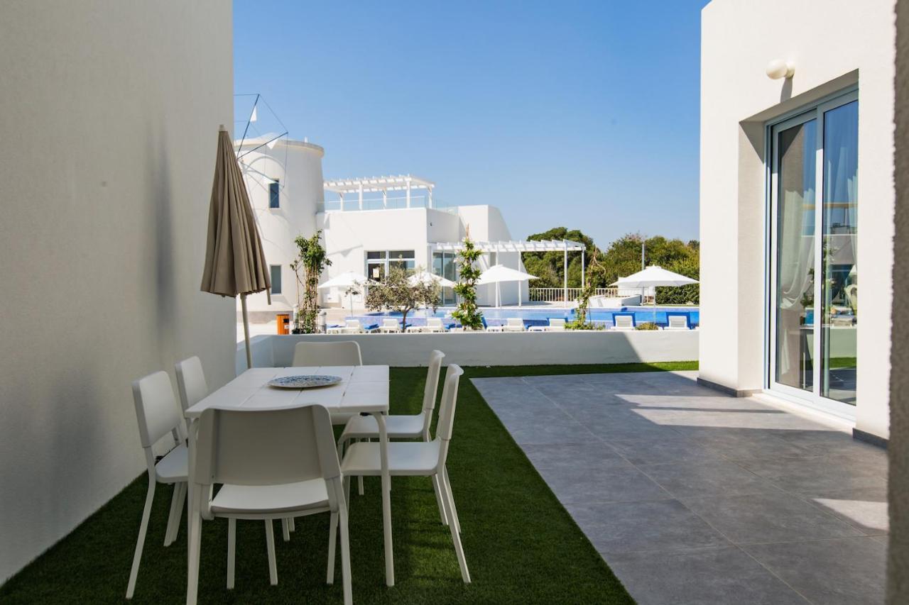 Blue Diamond Beach Villas Pafos Exterior foto